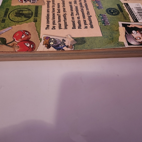 Plants vs. Zombies Book - Picture 5 of 5